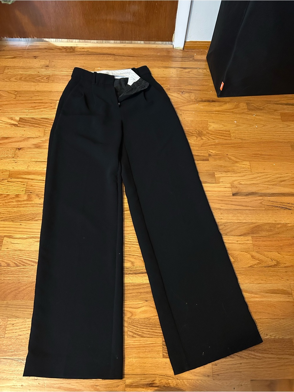 Aritzia Wilfred Black Wide-Leg Women's Dress Pants